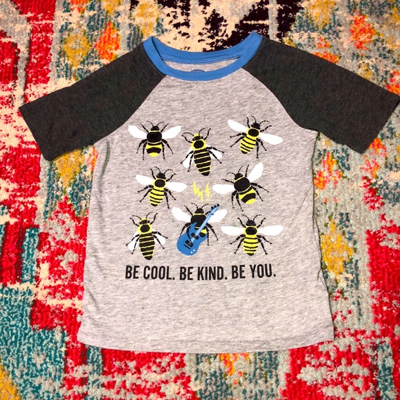 Old Navy Other - 🧜🏼‍♀️3 for $15 item!🧜🏼‍♀️ bee tee